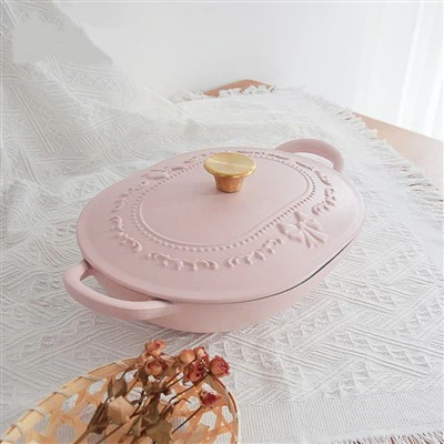 गुलाबी कास्ट आयरन फ्राई पैन